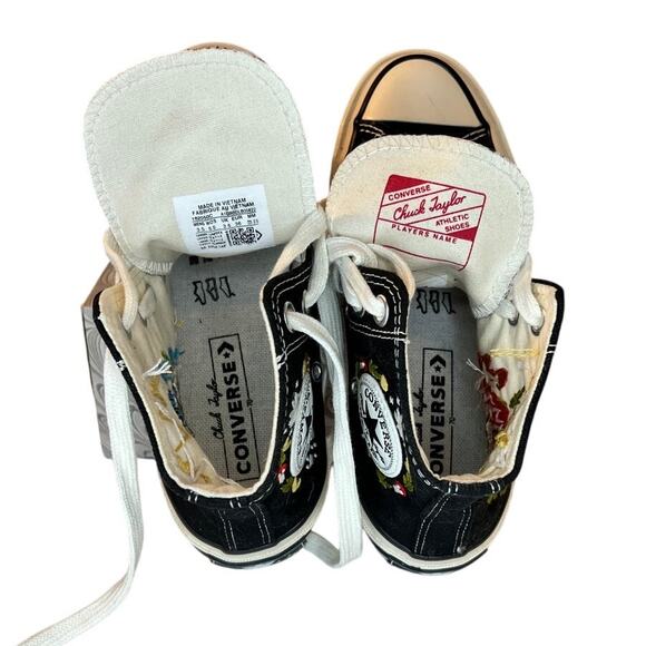 Chuck Taylor Embroidered HIgh Tops Black - Picture 6 of 8